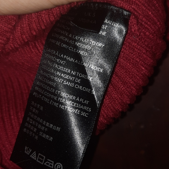 🌟3/50 V-Neck Red Crop Top Sweater - Picture 5 of 7